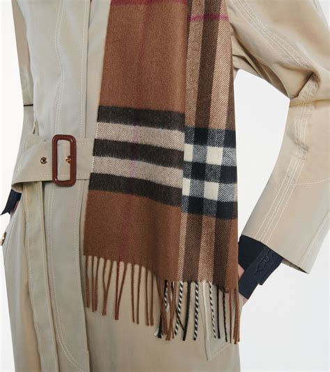 burberry giant check cashmere scarf ivory|burberry reversible check cashmere scarf.